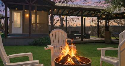Fire Pit • Pets OK! • Fenced Yard • Fast WiFi
