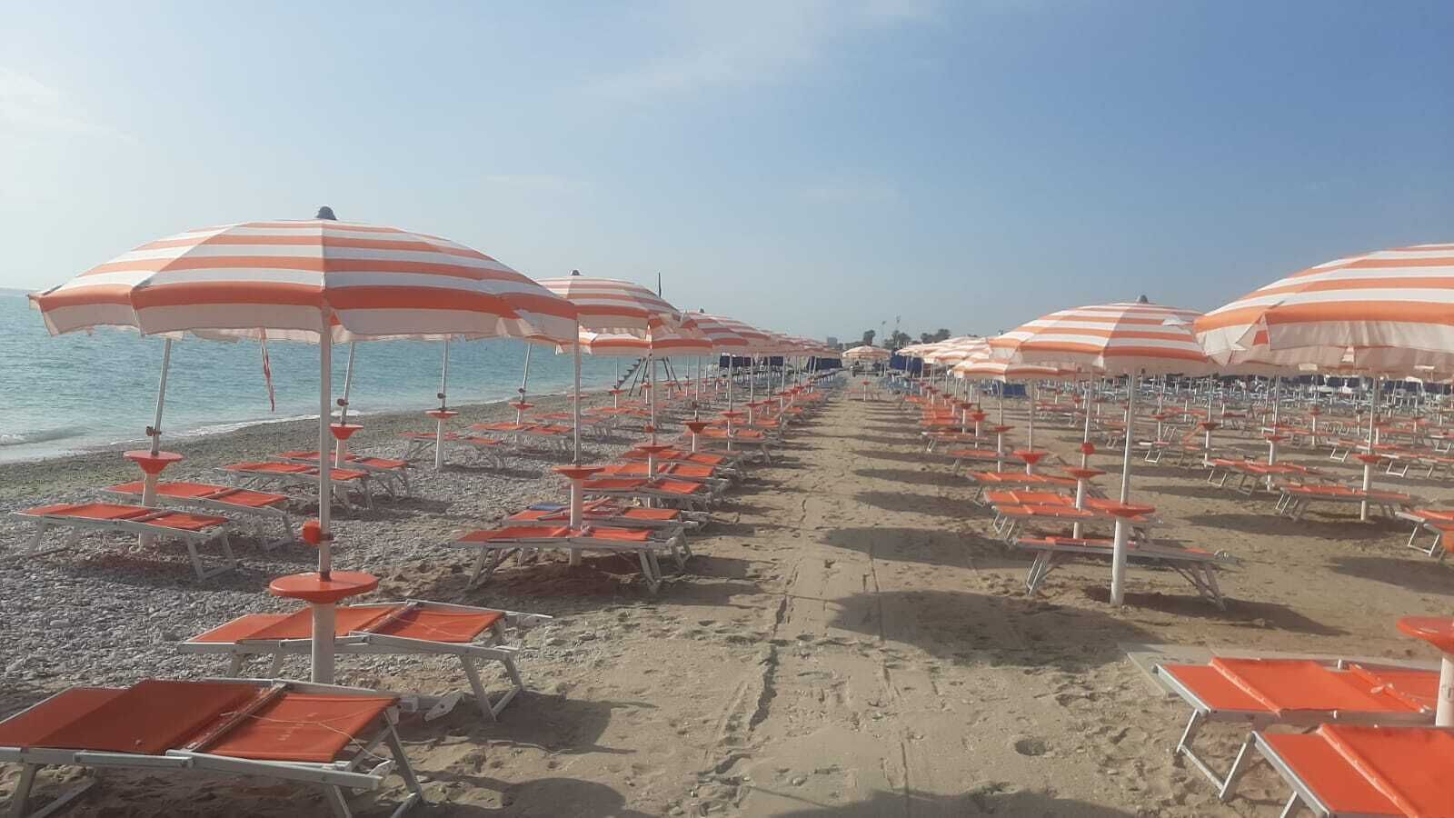 Private beach nearby, white sand, sun-loungers, beach umbrellas