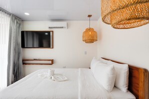 3 bedrooms, in-room safe, desk, iron/ironing board
