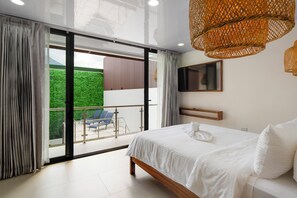 3 bedrooms, in-room safe, desk, iron/ironing board