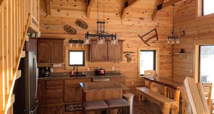 New Lakefront Log Cabin & Private Dock