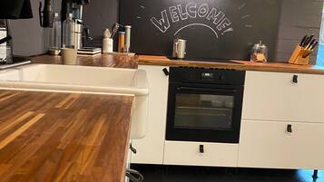 Réfrigérateur, four, plaque de cuisson, lave-vaisselle