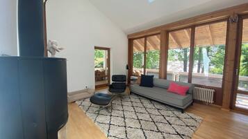 TV connectée, livres, vidéothÚque