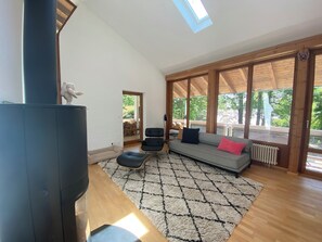 Smart TV, books, video library
