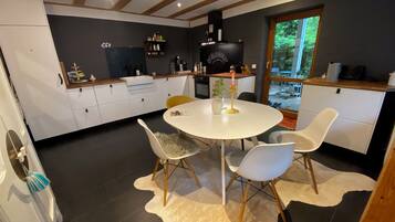 Kühlschrank, Ofen, Herdplatte, Geschirrspüler