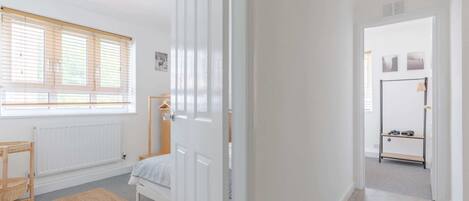 베이직 아파트 | 내부