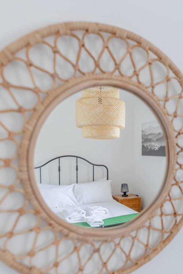 3 bedrooms, bed sheets - Spacious 3BD Flat, Close to Tube - Fulham! (London)