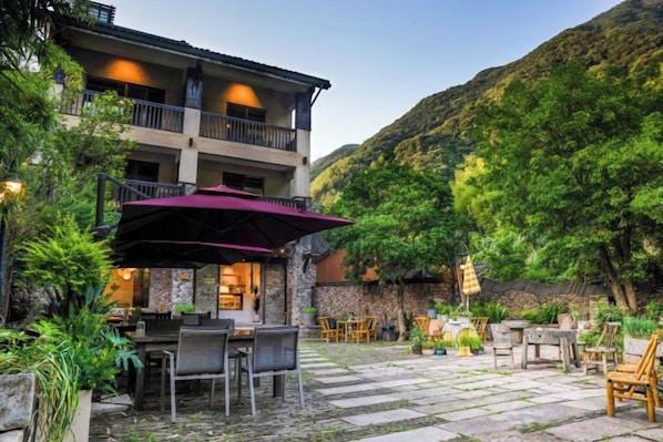 Outdoor dining - Two mus of Banvilla Tangquan Meisu (SHISHE Store) (Tonglu)