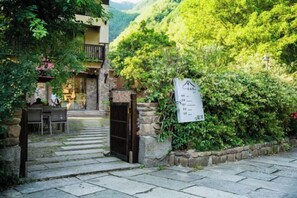 Garden - Two mus of Banvilla Tangquan Meisu (SHISHE Store) (Tonglu)