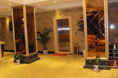 Sunshine Fashion Hotel (Nanchang University Yi Affiliated Hospital)