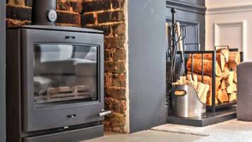 Basic House | Interior