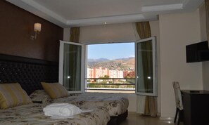 Laptopgeeigneter Arbeitsplatz, kostenloses WLAN