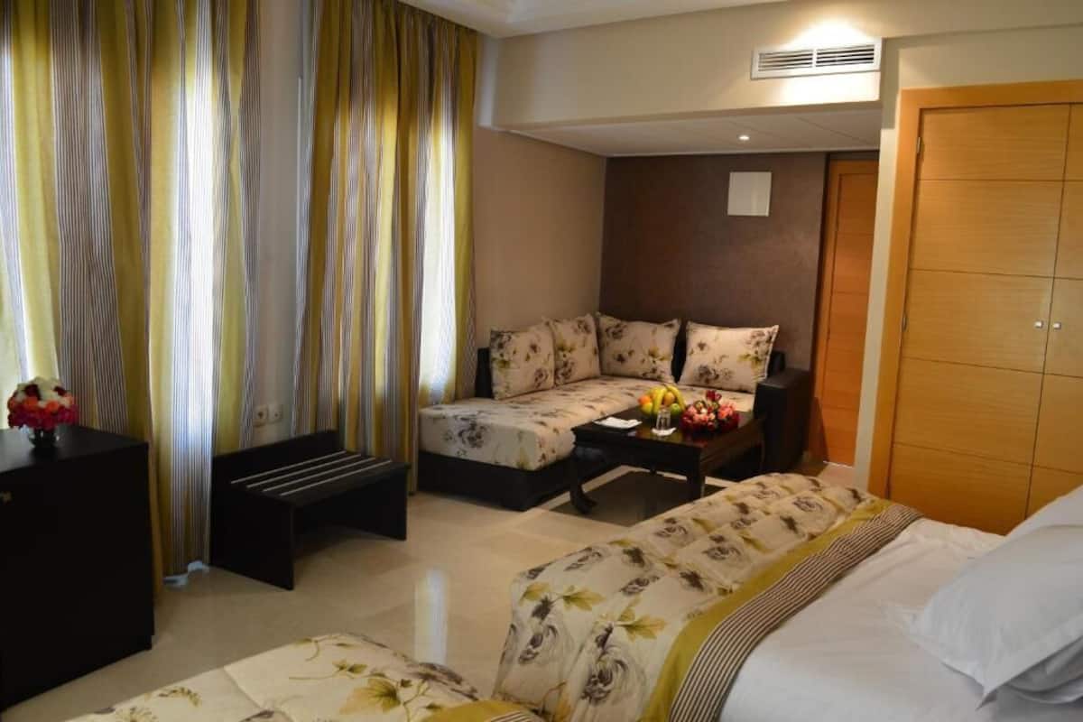 Junior-Suite | 1 Schlafzimmer, laptopgeeigneter Arbeitsplatz, kostenloses WLAN
