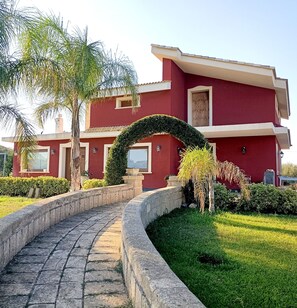 Exterior - Sicily, Etna, Syracuse (Augusta)