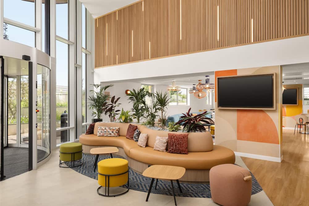 Hampton By Hilton Paris Charles De Gaulle Airport