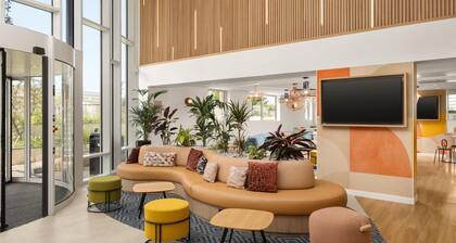 Hampton By Hilton Paris Charles De Gaulle Airport