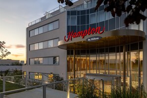 Exterior - Hampton By Hilton Paris Charles De Gaulle Airport (Roissy-en-France)