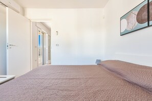 2 bedrooms, iron/ironing board