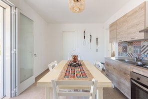 Réfrigérateur, plaque de cuisson