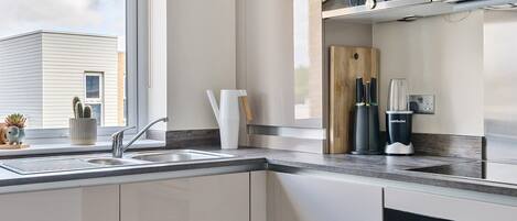 Réfrigérateur, micro-ondes, four, lave-vaisselle