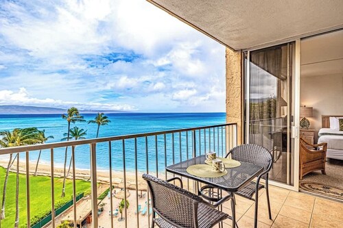 Updated ocean view Hawaiiana style 1 bedroom condo