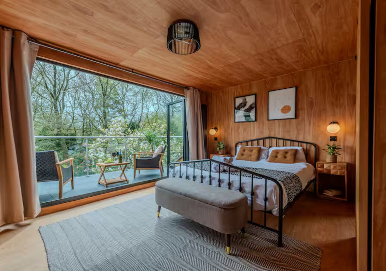 6 chambres, fer et planche à repasser, accès au Wi-Fi (inclus)