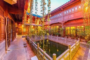 Garden - Mu Shi Yuan Inn (Lijiang)