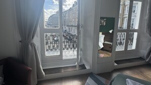 Interior - Apartment Sleeps 2 With Balcony (London)
