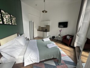 1 bedroom, free WiFi, bed sheets