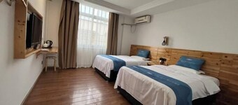 Yajiada Business Hotel (Tongren Railway Station Jinmatou)