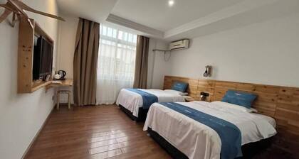 Yajiada Business Hotel (Tongren Railway Station Jinmatou)