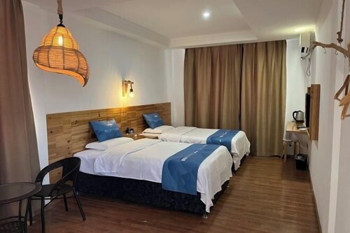 Yajiada Business Hotel (Tongren Railway Station Jinmatou)