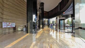 المنشأة من الداخل