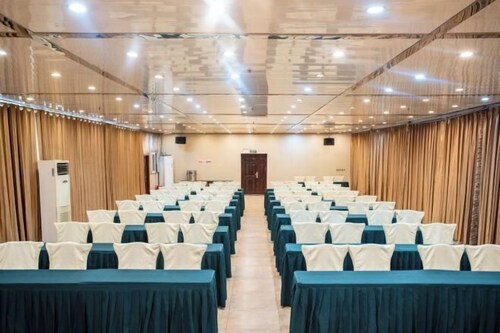 Jialong Hotel (Guangyuan High-speed Railway Station)