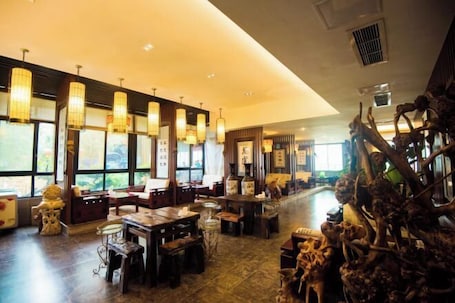 Innenbereich. Jialong Hotel (Guangyuan High-speed Railway Station)
