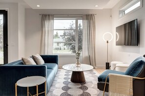 Télévision, cheminée