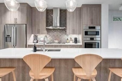 The Anna | One of Calgary’s Most-Booked 5-Bed Homes in Marda| 4BR |Custom Sauna