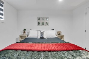 2 habitaciones, escritorio, tabla de planchar con plancha y wifi 