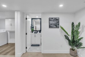 Interior - `Safari` Renovated & Upgraded 2 Bed Lower Suite (Calgary)