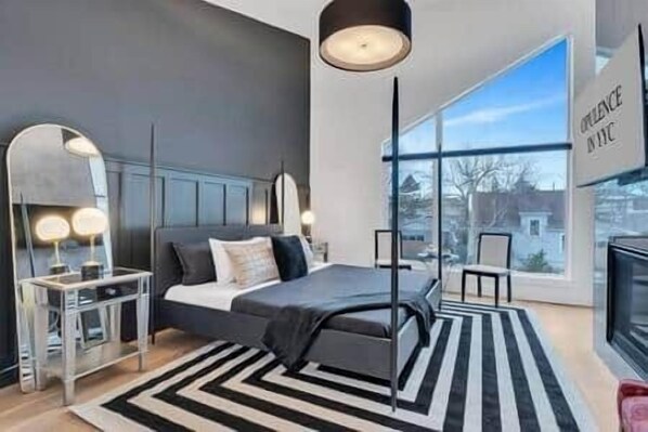 3 bedrooms, desk, iron/ironing board, travel cot