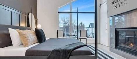 3 habitaciones, escritorio, tabla de planchar con plancha y wifi gratis