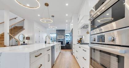 PRESTIGE: Luxe 5BR | King Beds, AC, EV Charger, Dual Living + Free Parking