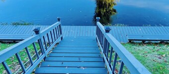 River Inn Cabin Theme Flat w/ Dock