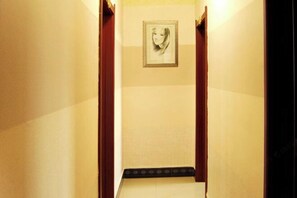 Interior - Yuanju Guest House (Mohe)