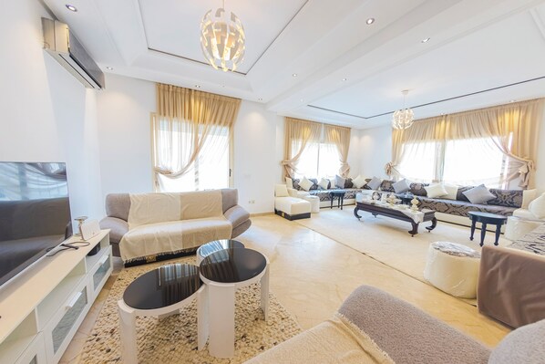 Apartment | Living area - Elegant Apartment in the Heart of Casablanca (Casablanca)