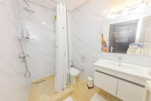 Apartment | Bathroom - Elegant Apartment in the Heart of Casablanca (Casablanca)