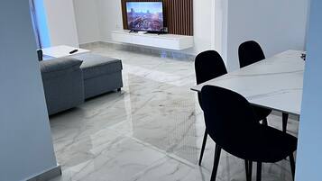 Comfort Apartment, 1 Bedroom, Kitchen | Living area