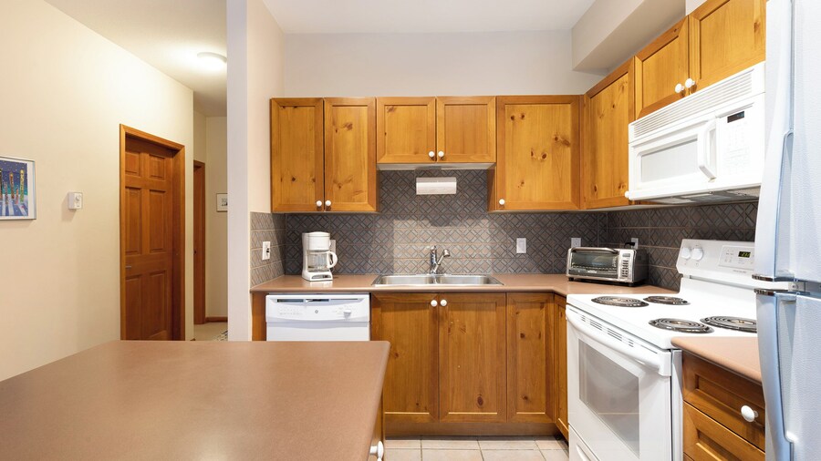 Deer Run by Whistler Premier