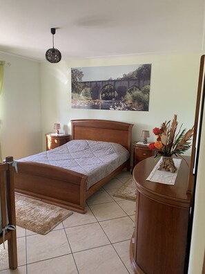 3 Schlafzimmer, Bügeleisen/Bügelbrett, WLAN, Bettwäsche