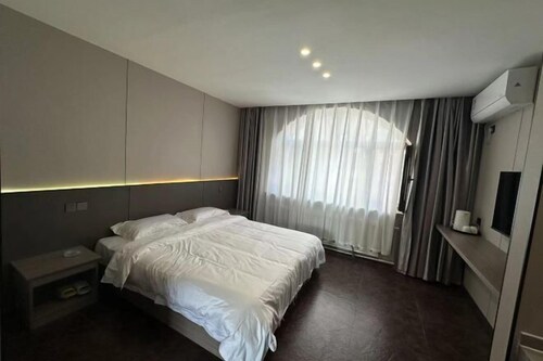 Hongfu Business Rooms